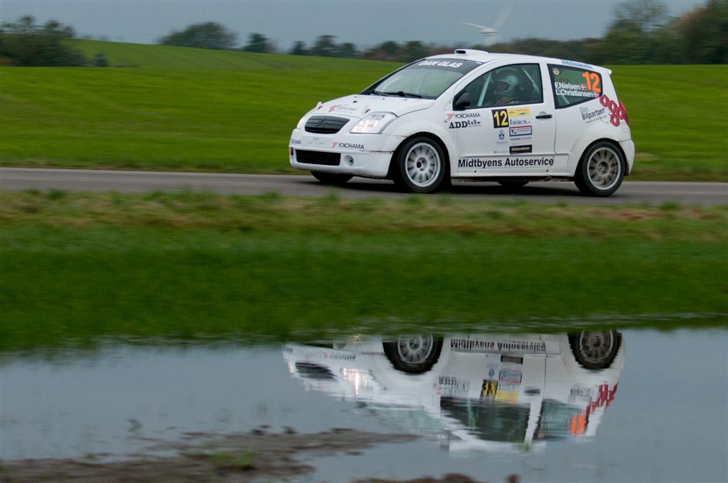 Frank Nielsen og Louise Bang Christiansen spejler sig i succesen ved Ans
(Foto: rallypics.dk)